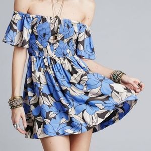 Free people Louise off shoulder floral smocked peasant mini dress size medium